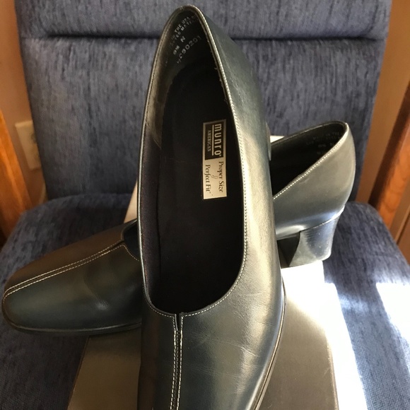 Munro - Picture 2 of 3